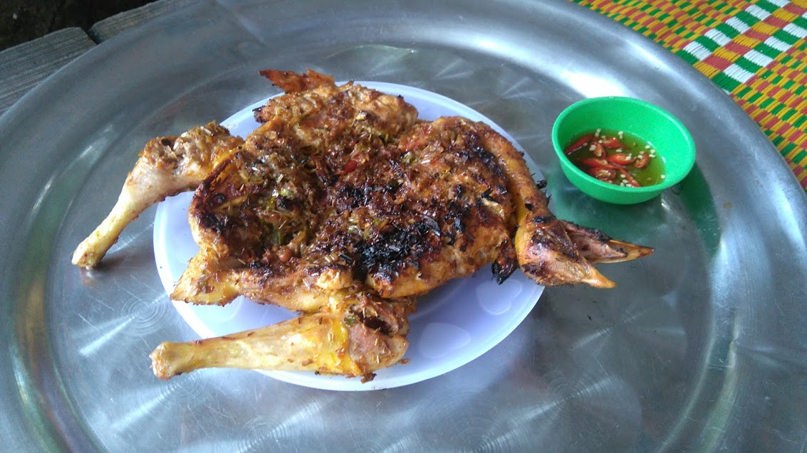 Our 300k grilled chicken with sauce & lemongrass. Mmm!